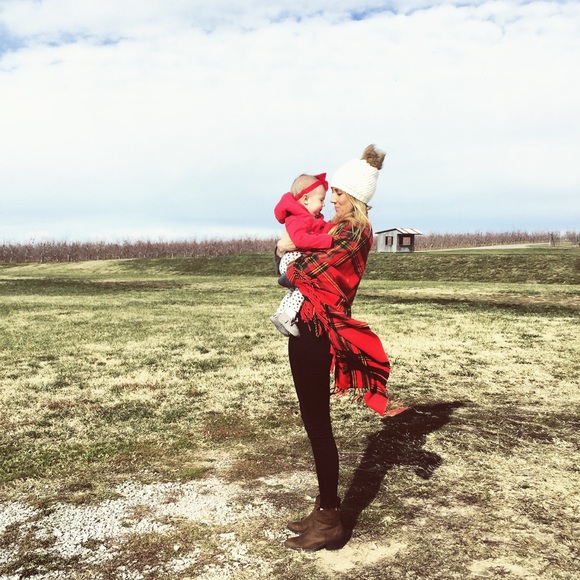 Meet your Posher, Caroline - Picture 2 of 5